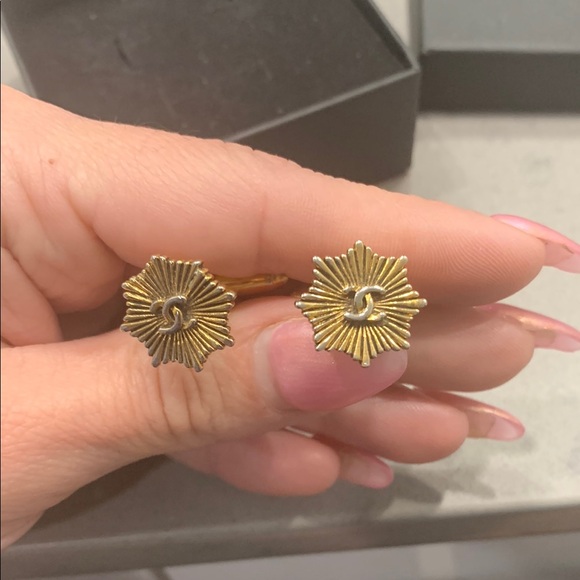 Chanel Gold Tone Cufflink - Picture 5 of 5